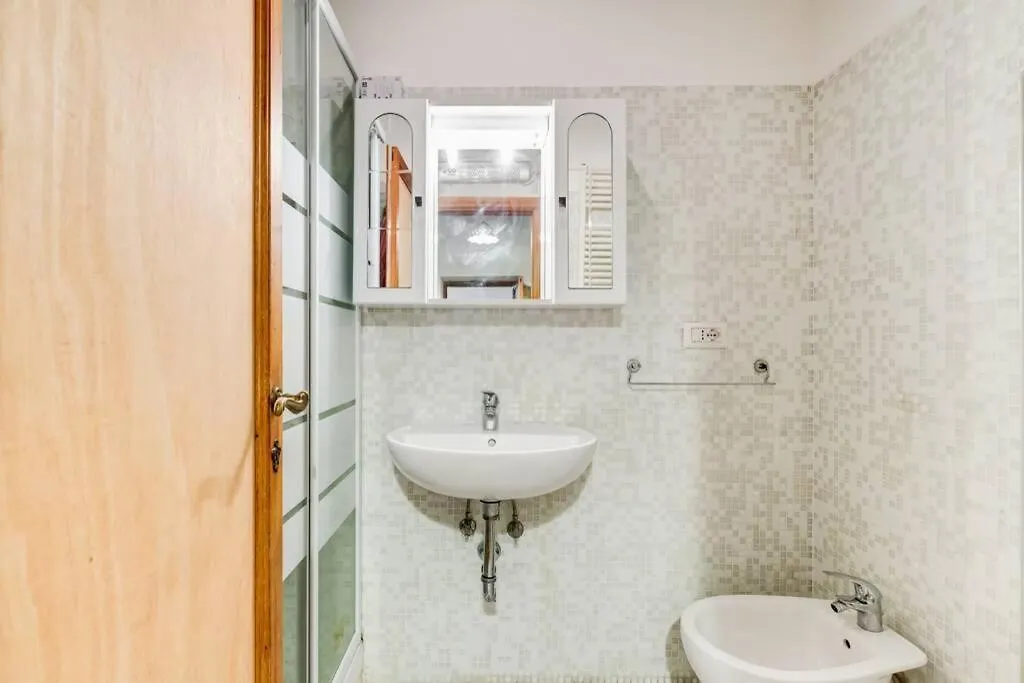 Apartment Lauraluxuryhome Cavour Fori Imperiali Rome Italy